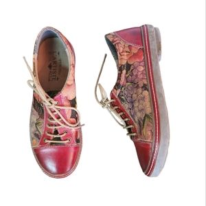 L'artiste Bibbie Rose Red Leather Floral Tie Shoes
